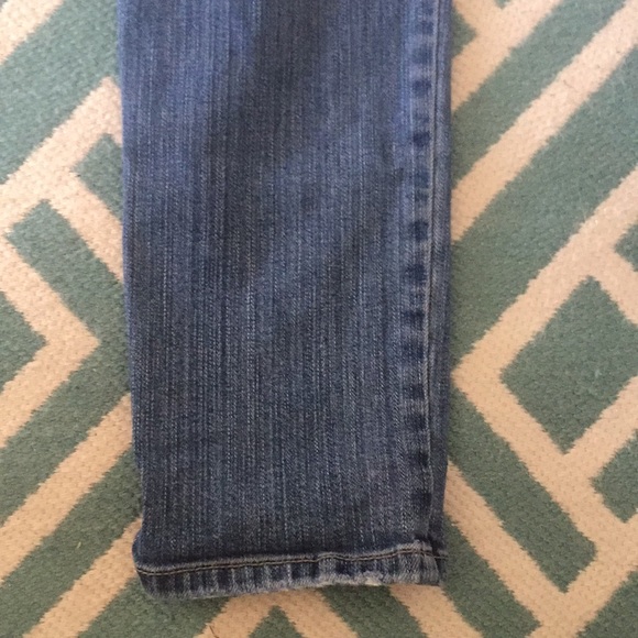 Distressed jeans - Picture 4 of 4